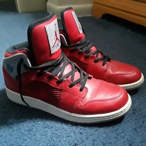 Air Jordan 1 mid bravo 89